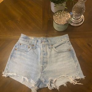 womens Levi shorts